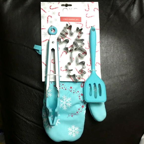 cwc Other - CWC Cook with color 5 piece Baking set